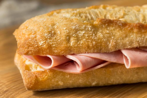 Le guide ultime pour préparer son propre jambon maison : astuces et recettes inédites !