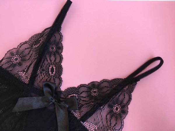 Les accessoires incontournables pour compléter sa lingerie sexy