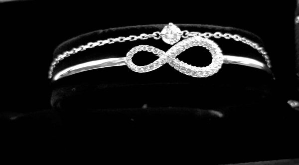 Bracelet infini : c'est quoi au juste ?