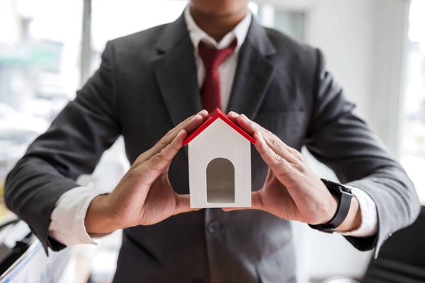 Comment gérer les assurances pour les propriétés locatives ?