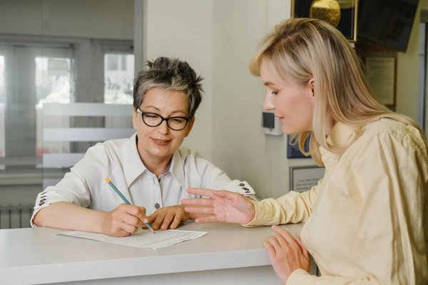 Comment obtenir une consultation pour un implant dentaire au Centre dentaire Caroline Prud'homme ?