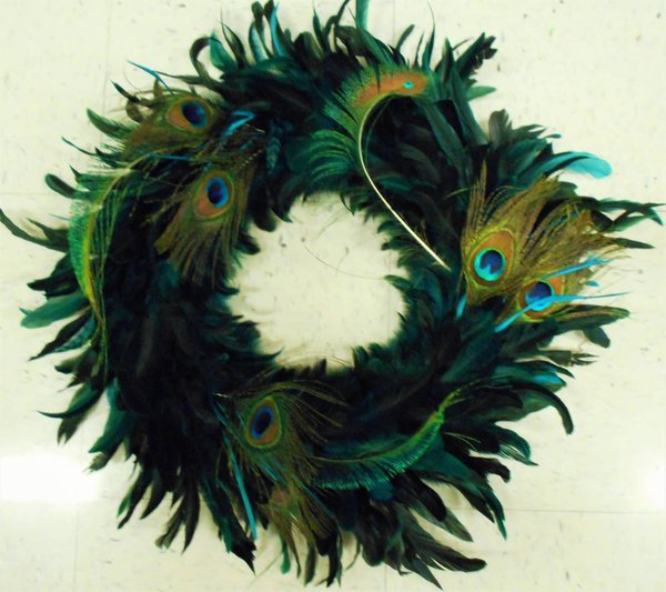 Combien de plumes pour un juju hat ?