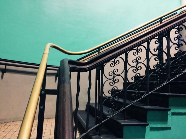 Garde-corps intérieurs : sécurité et décoration d'intérieur